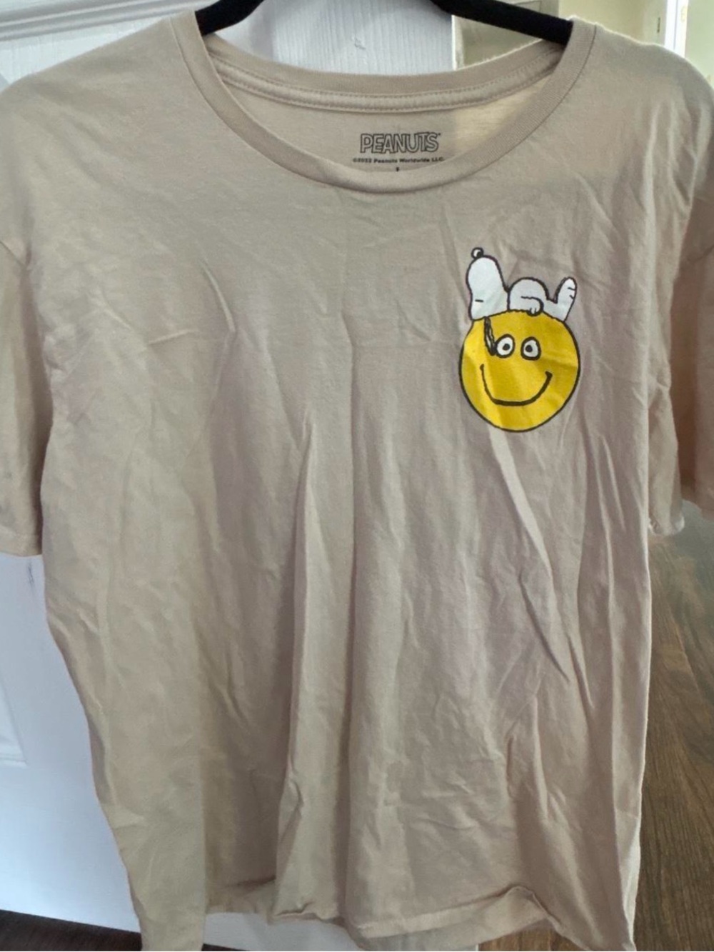 Peanuts Beige Graphic Tee with Snoopy Smiley